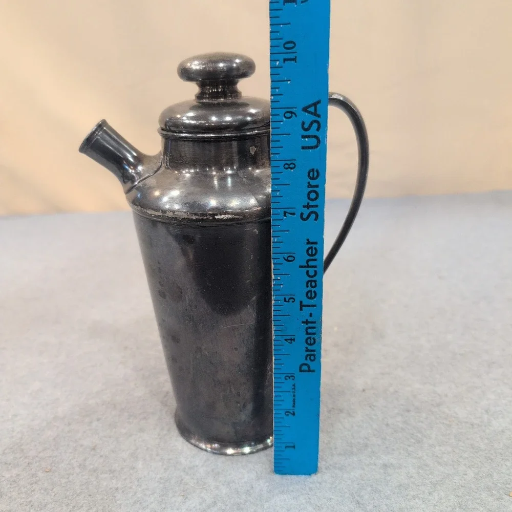Antique Meriden S. P. Co. Silver Plate Cocktail Shaker 311 Patented 1927 Handle - Picture 4 of 8